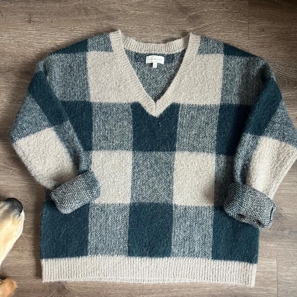 Lucky brand buffalo check v neck
